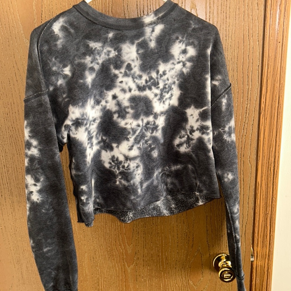 Fuzzy Crop Sweatshirt